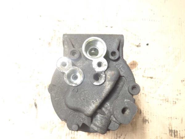 COMPRESSEUR DE CLIMATISATION RENAULT - Vue 2